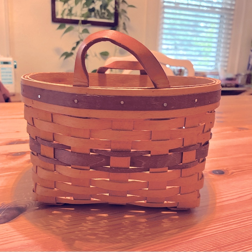 Vintage 1997 Longaberger Basket